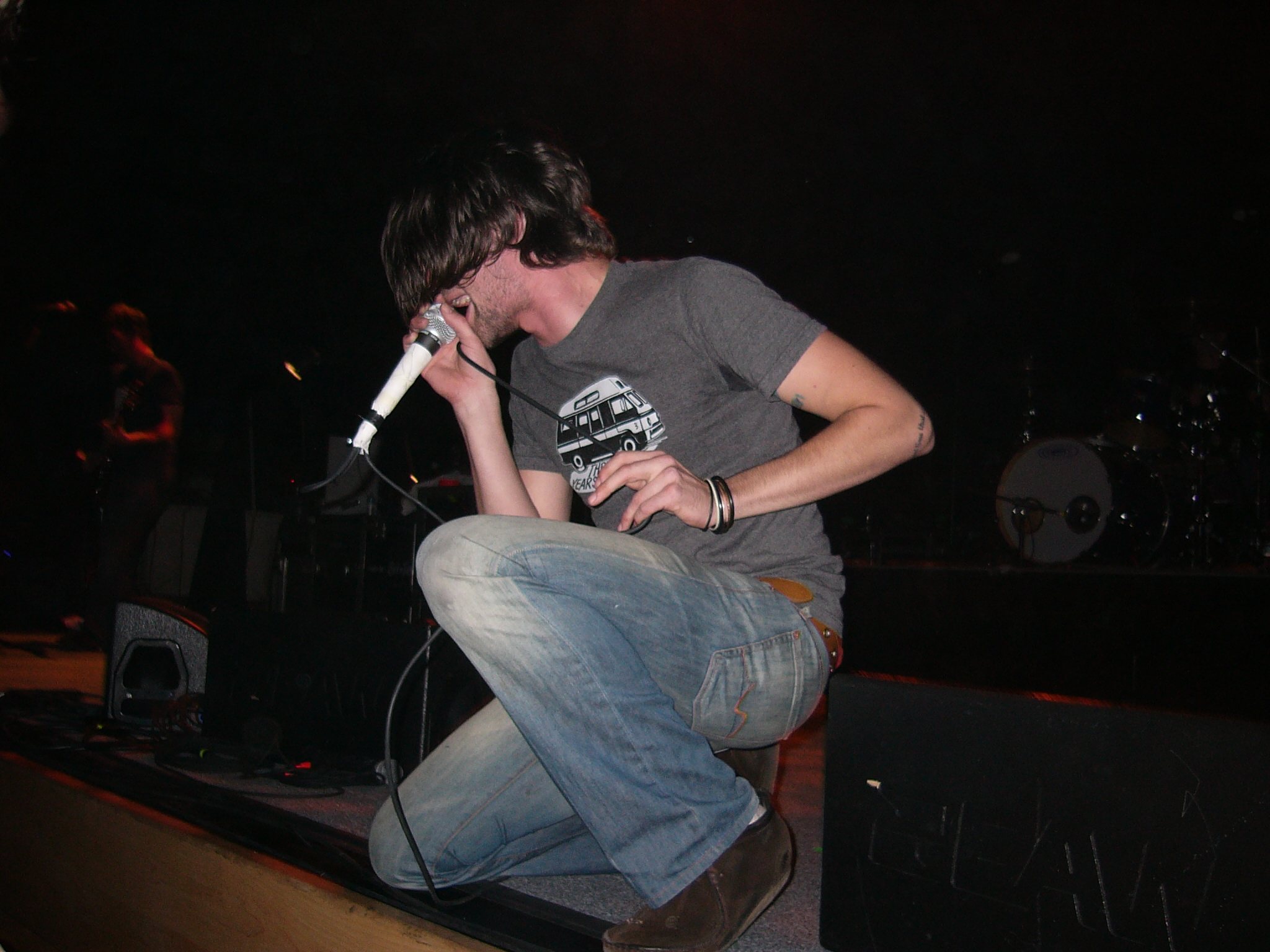 emo037.jpg